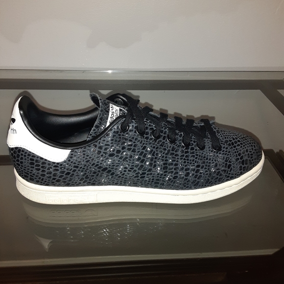 Reptile Embossed Adidas Stan Smith - Picture 2 of 14